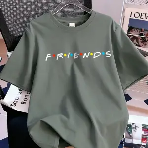 Urban Pop Graphic Kadın Tişört KoleksiyonuKod 5110