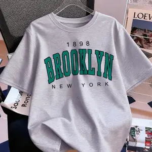 Urban Pop Graphic Kadın Tişört KoleksiyonuKod 5116