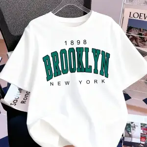 Urban Pop Graphic Kadın Tişört KoleksiyonuKod 5116