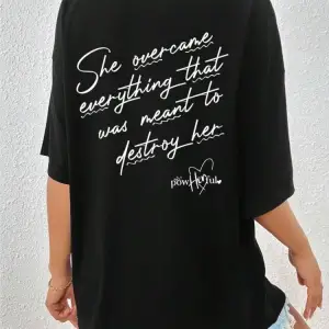 Urban Pop Graphic Kadın Tişört KoleksiyonuKod 5134