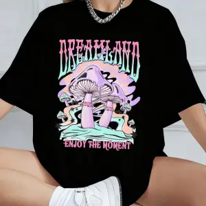 Urban Pop Graphic Kadın Tişört KoleksiyonuKod 5135