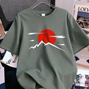 Urban Pop Graphic Kadın Tişört KoleksiyonuKod 5143