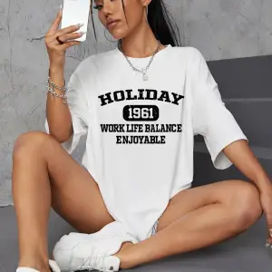 Urban Pop Graphic Kadın Tişört KoleksiyonuKod 5146