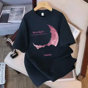 Urban Pop Graphic Kadın Tişört KoleksiyonuKod 5146