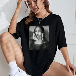 Urban Pop Graphic Kadın Tişört KoleksiyonuKod 5160