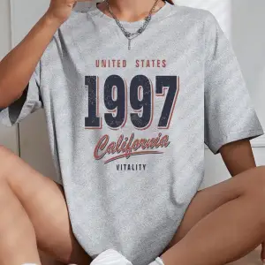 Urban Pop Graphic Kadın Tişört KoleksiyonuKod 5174