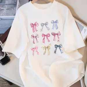 Urban Pop Graphic Kadın Tişört KoleksiyonuKod 5179