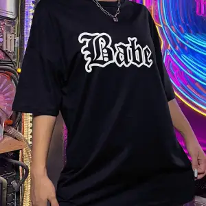 Urban Pop Graphic Kadın Tişört KoleksiyonuKod 5186