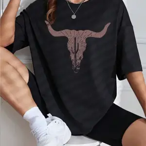 Urban Pop Graphic Kadın Tişört KoleksiyonuKod 5190