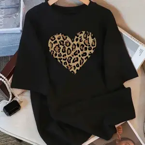 Urban Pop Graphic Kadın Tişört KoleksiyonuKod 5193