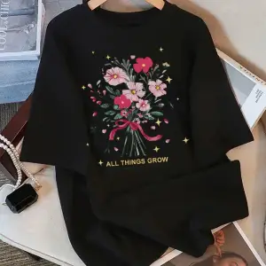 Urban Pop Graphic Kadın Tişört KoleksiyonuKod 5227