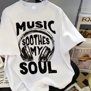 Urban Pop Graphic Kadın Tişört KoleksiyonuKod 5265