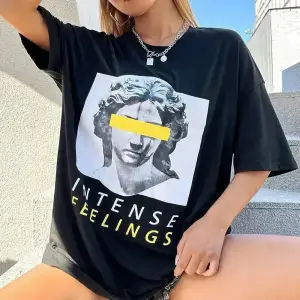 Urban Pop Graphic Kadın Tişört KoleksiyonuKod 5270