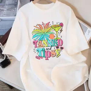 Urban Pop Graphic Kadın Tişört KoleksiyonuKod 5313