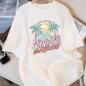 Urban Pop Graphic Kadın Tişört KoleksiyonuKod 5316