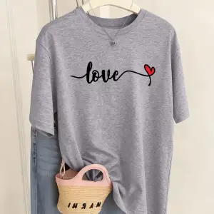 Urban Pop Graphic Kadın Tişört KoleksiyonuKod 5345