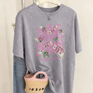 Urban Pop Graphic Kadın Tişört KoleksiyonuKod 5375