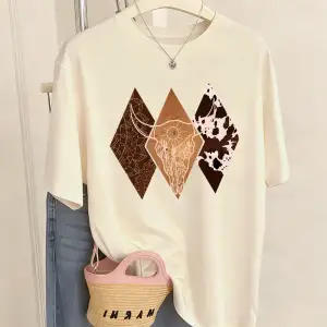 Urban Pop Graphic Kadın Tişört KoleksiyonuKod 5379