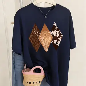 Urban Pop Graphic Kadın Tişört KoleksiyonuKod 5379