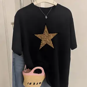 Urban Pop Graphic Kadın Tişört KoleksiyonuKod 5382