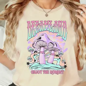 Urban Pop Graphic Kadın Tişört KoleksiyonuKod 5428