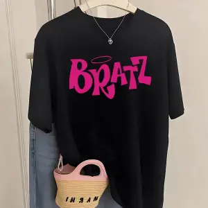 Urban Pop Graphic Kadın Tişört KoleksiyonuKod 5443