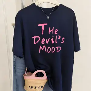 Urban Pop Graphic Kadın Tişört KoleksiyonuKod 5448