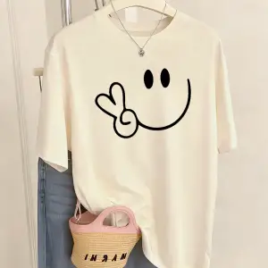 Urban Pop Graphic Kadın Tişört KoleksiyonuKod 5449