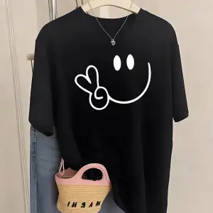 Urban Pop Graphic Kadın Tişört KoleksiyonuKod 5449