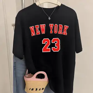 Urban Pop Graphic Kadın Tişört KoleksiyonuKod 5451