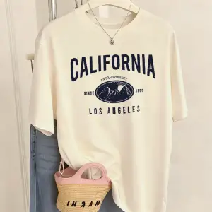 Urban Pop Graphic Kadın Tişört KoleksiyonuKod 5462