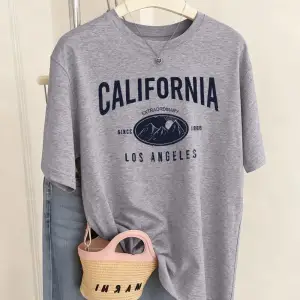 Urban Pop Graphic Kadın Tişört KoleksiyonuKod 5462