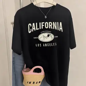 Urban Pop Graphic Kadın Tişört KoleksiyonuKod 5462