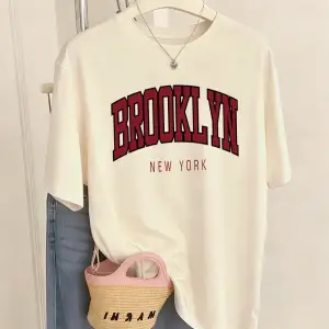 Urban Pop Graphic Kadın Tişört KoleksiyonuKod 5463