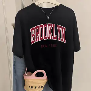 Urban Pop Graphic Kadın Tişört KoleksiyonuKod 5463