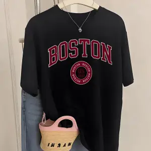 Urban Pop Graphic Kadın Tişört KoleksiyonuKod 5465