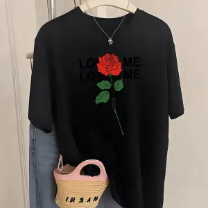 Urban Pop Graphic Kadın Tişört KoleksiyonuKod 5470