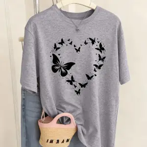 Urban Pop Graphic Kadın Tişört KoleksiyonuKod 5472