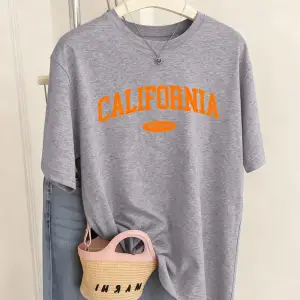 Urban Pop Graphic Kadın Tişört KoleksiyonuKod 5475