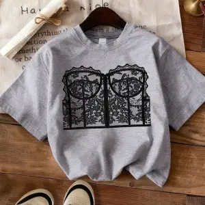 Urban Pop Graphic Kadın Tişört KoleksiyonuKod 5477