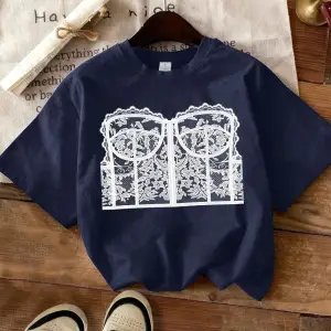 Urban Pop Graphic Kadın Tişört KoleksiyonuKod 5477