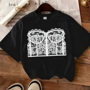 Urban Pop Graphic Kadın Tişört KoleksiyonuKod 5477