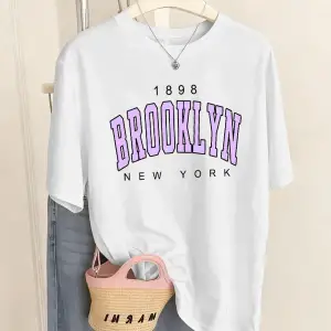 Urban Pop Graphic Kadın Tişört KoleksiyonuKod 5482