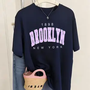 Urban Pop Graphic Kadın Tişört KoleksiyonuKod 5482