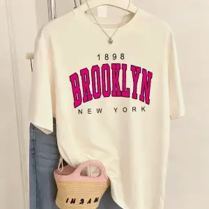 Urban Pop Graphic Kadın Tişört KoleksiyonuKod 5483