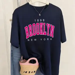 Urban Pop Graphic Kadın Tişört KoleksiyonuKod 5483