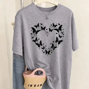 Urban Pop Graphic Kadın Tişört KoleksiyonuKod 5485