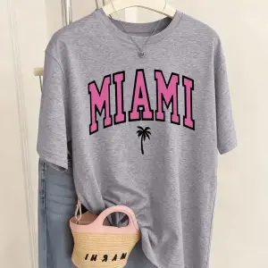 Urban Pop Graphic Kadın Tişört KoleksiyonuKod 5491