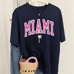 Urban Pop Graphic Kadın Tişört KoleksiyonuKod 5491