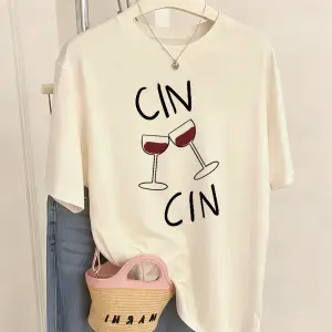 Urban Pop Graphic Kadın Tişört KoleksiyonuKod 5496